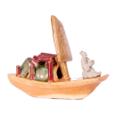 Bonsai - Figur auf einem Boot, ca. 6 cm hoch   70510